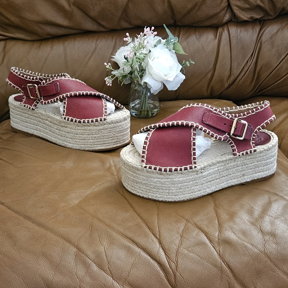 New Chloe Maroon Leather Platform High-End Buckle Sandals Size 7 US